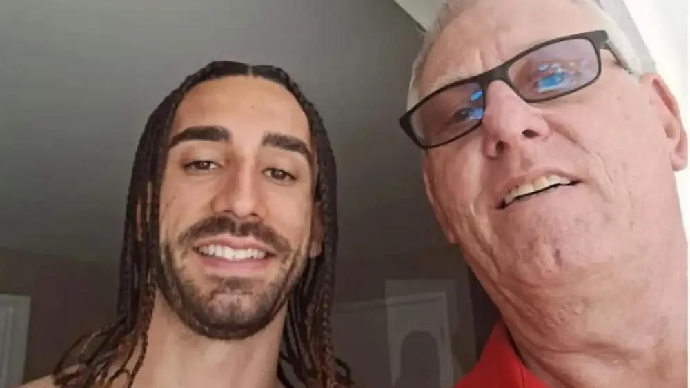 El bonito gesto de Marc Cucurella con un cartero tras ganar el Mundial