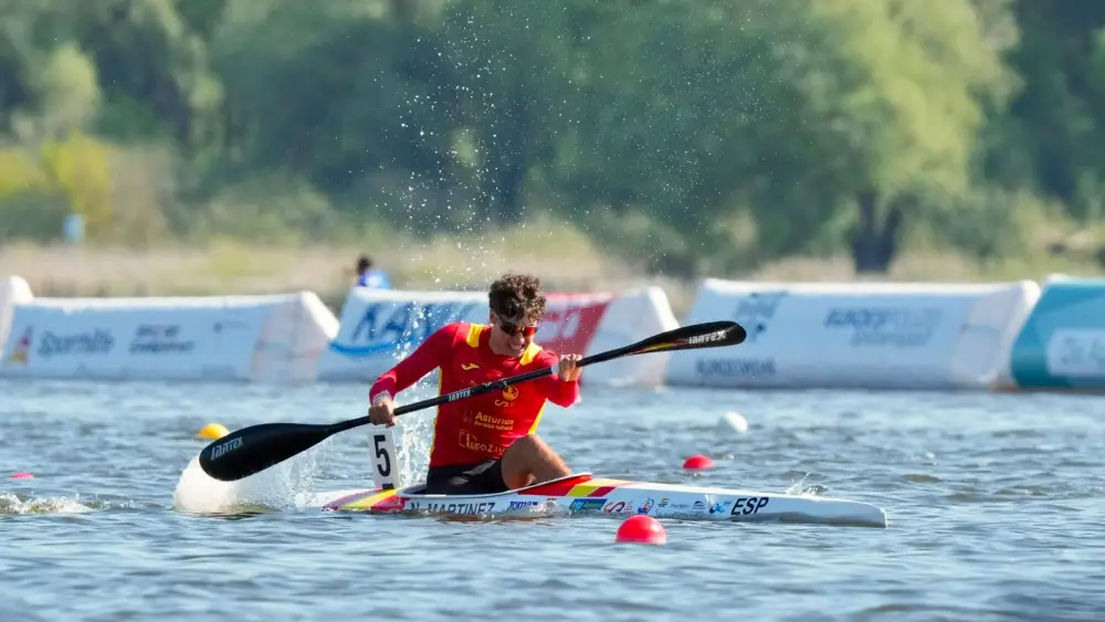El ejemplo de Nico Adega: de superar el cáncer infantil a ser campeón del mundo de piragüismo adaptado