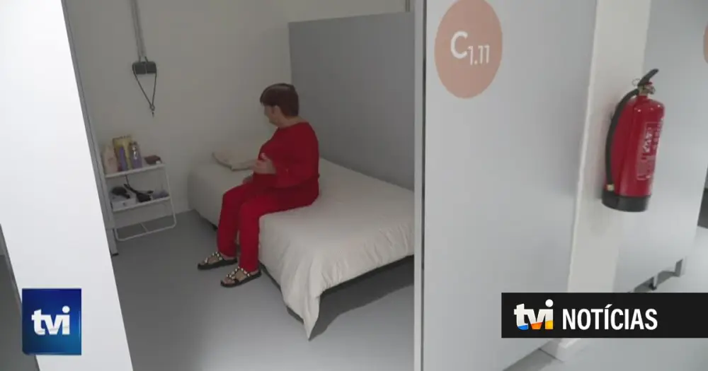 Nazaré tem uma nova casa depois de passar o Natal na rua: abriu novo centro para mulheres e idosos sem-abrigo em Lisboa