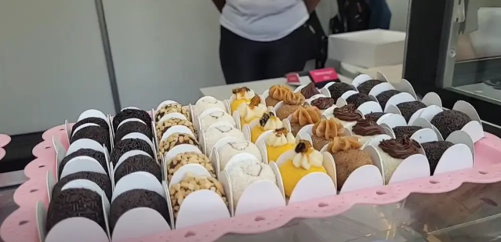 Antónia mudou-se do Brasil para Mira e criou uma loja de doces. Pode encontrá-los nas Festas de São Tomé