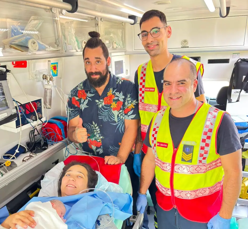 Bombeiros João Abrantes e Wilson Furtado ajudam bebé a vir ao mundo