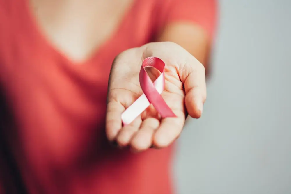 Doente com cancro torna-se a primeira pessoa no mundo a receber tratamento considerado histórico