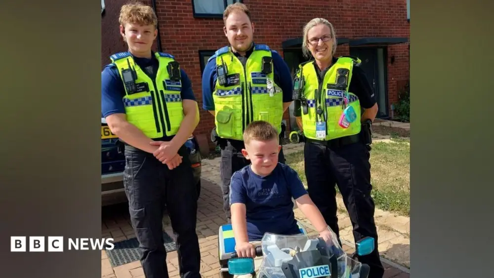 Jaxon, 5, praised for calling 999 for injured mum